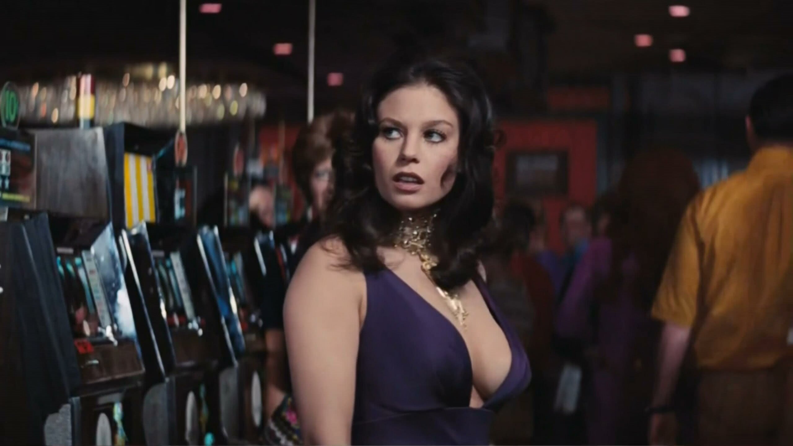 Bond girl Lana Wood revela porque namoro com Sean Connery terminou 1 MV5BMTY1YTdlNmItZTA4OS00NTExLTg0MGEtNzQzYTM2YTNkMDY2XkEyXkFqcGdeQXVyNjcwNDUyODM@. V1 scaled 1