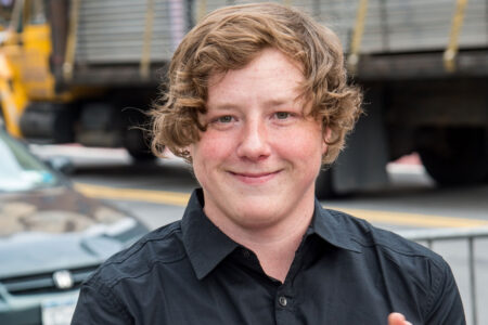 Ator de Como Sobreviver a um Ataque Zumbi morre aos 28 anos Joey Morgan