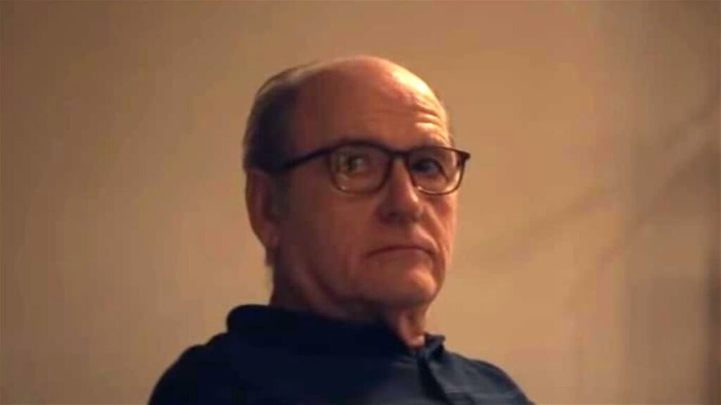 Ator diz que ficar careca foi a melhor coisa da sua carreira Richard Jenkins em The Humans (Reprodução)