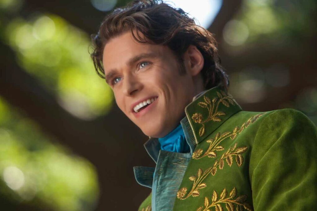 Richard Madden como o Príncipe Kit em Cinderela (Reprodução)