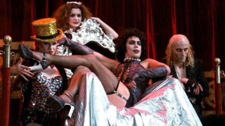 The Rocky Horror Picture Show volta a ser sucesso no Halloween Cena de The Rocky Horror Picture Show (Reprodução)
