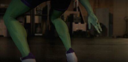 Divulgado novo logo, fotos e muito mais da série She-Hulk Cena de She-Hulk (Reprodução / Marvel)