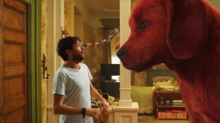 Cena de Clifford, o Gigante Cão Vermelho (Reprodução / Paramount)
