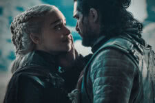 Kit Harington é Jon Snow e Emilia Clarke é Daenerys Targaryen em Game of Thrones (Divulgação)