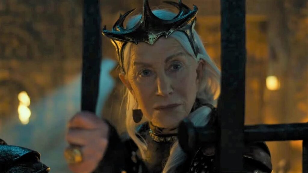 Vencedora do Oscar, atriz fascina Hollywood ao viver a Ministra de Israel Helen Mirren em SHAZAM! Fury of the Gods (Reprodução / DC)