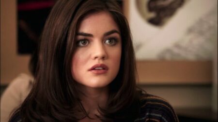 Estrela de Pretty Little Liars assiste nova versão e dá opinião honesta Lucy Hale em Pretty Littler Liars (Reprodução)