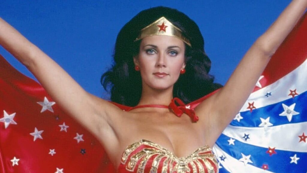 Mulher-Maravilha ajudou muita gente a sair do armário, afirma atriz Lynda Carter como Mulher Maravilha (Divulgação)