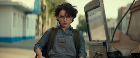 McKenna Grace é Phoebe em Ghostbusters: Mais Além (Reprodução)