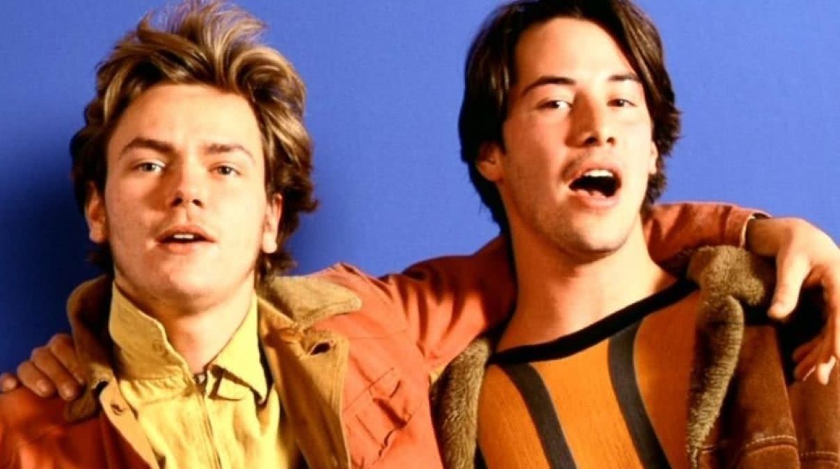 Keanu Reeves quer trabalhar de novo com Sandra Bullock por motivo curioso 2 River Phoenix e Keanu Reeves (Divulgação)