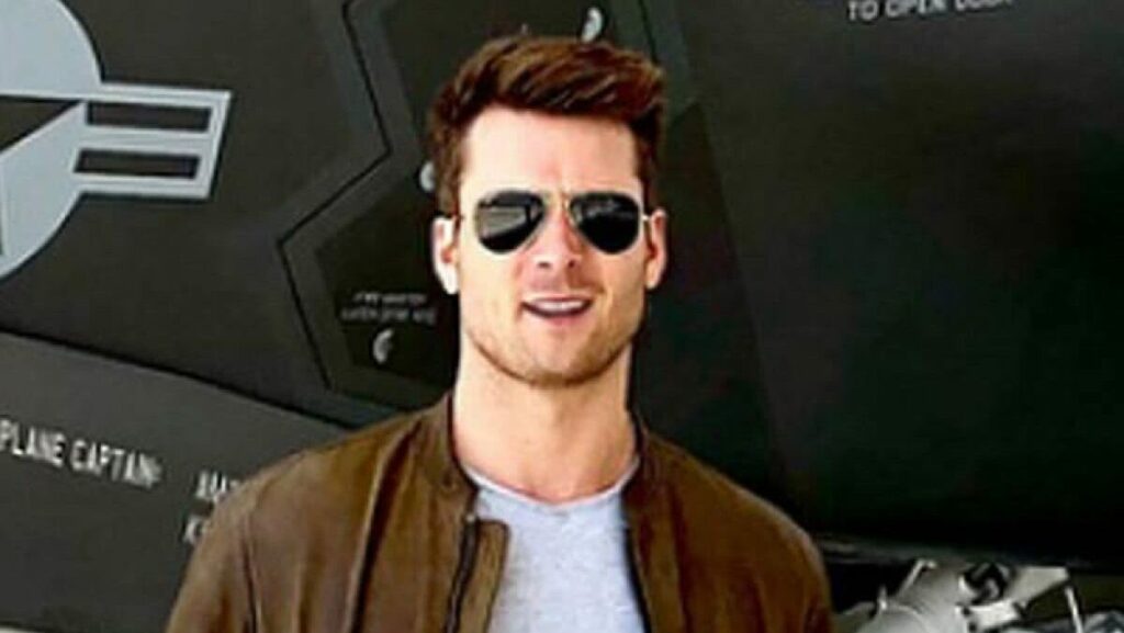 Tom Cruise insiste em contratação de ator para Top Gun: Maverick Glen Powell (Reprodução)