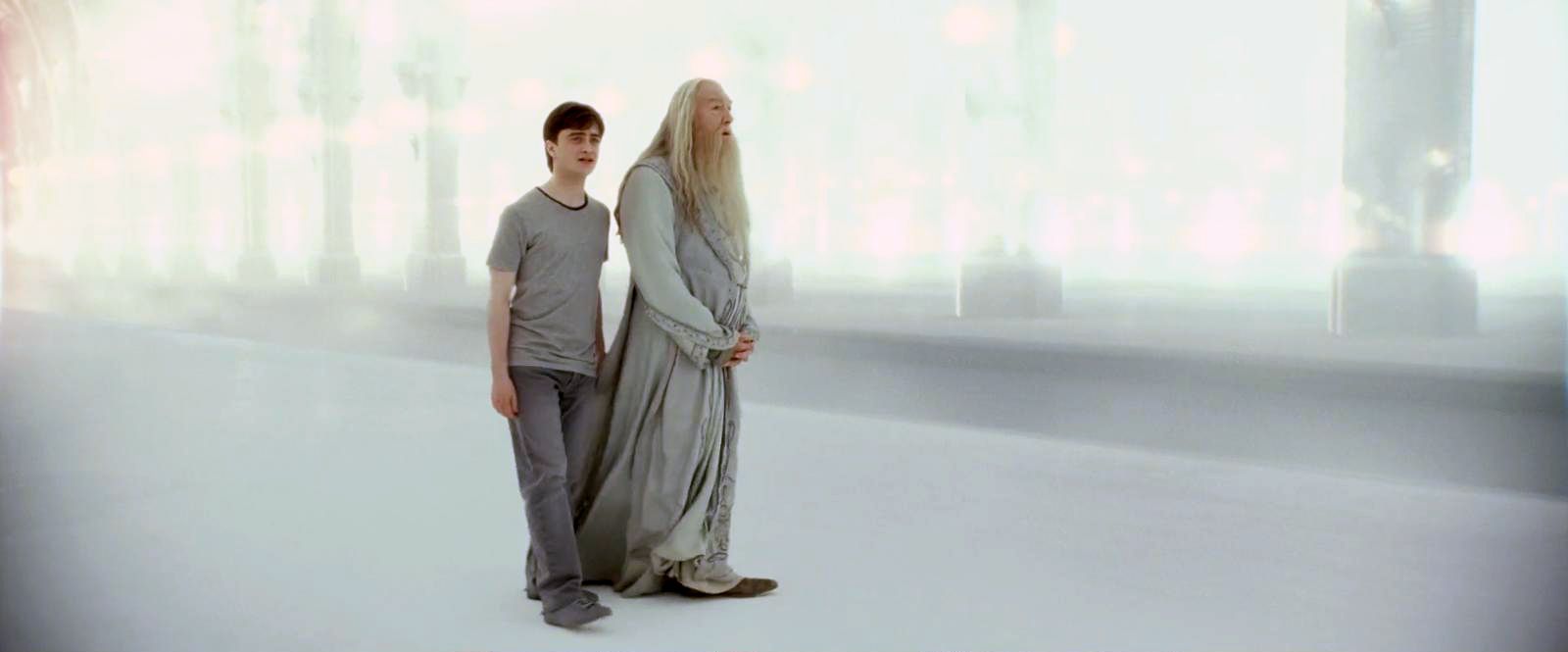 Harry Potter | Cinco opiniões não tão populares sobre Alvo Dumbledore 5 Michael Gambon como Dumbledore e Daniel Radcliffe em Harry Potter