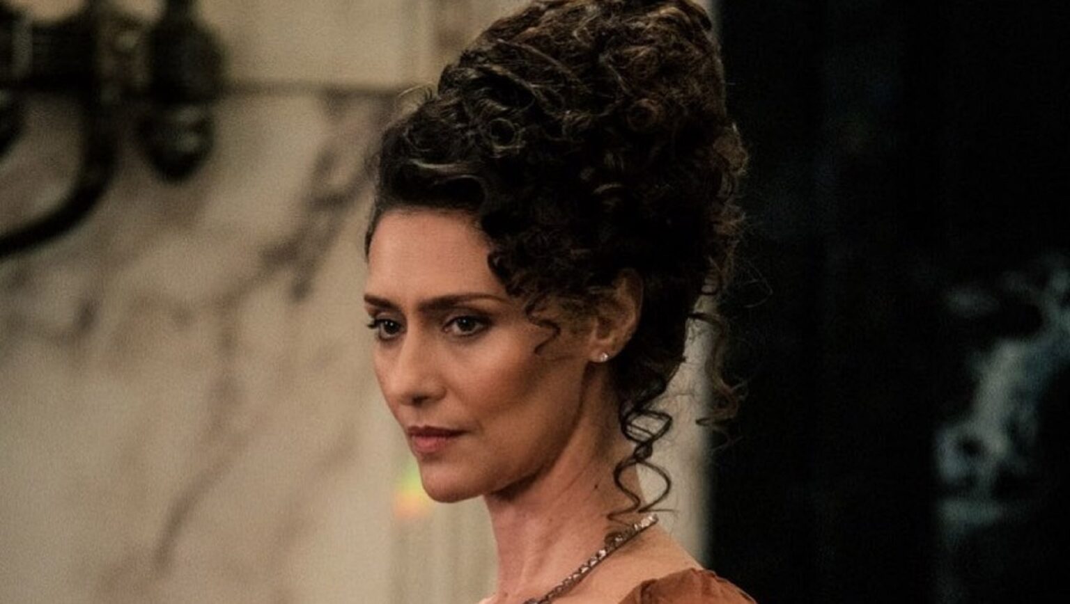 Maria Fernanda Cândido confirma participação em Animais Fantásticos 3 Maria Fernanda Cândido é Vicência Santos em Animais Fantásticos: Os Segredos de Dumbledore (Reprodução)