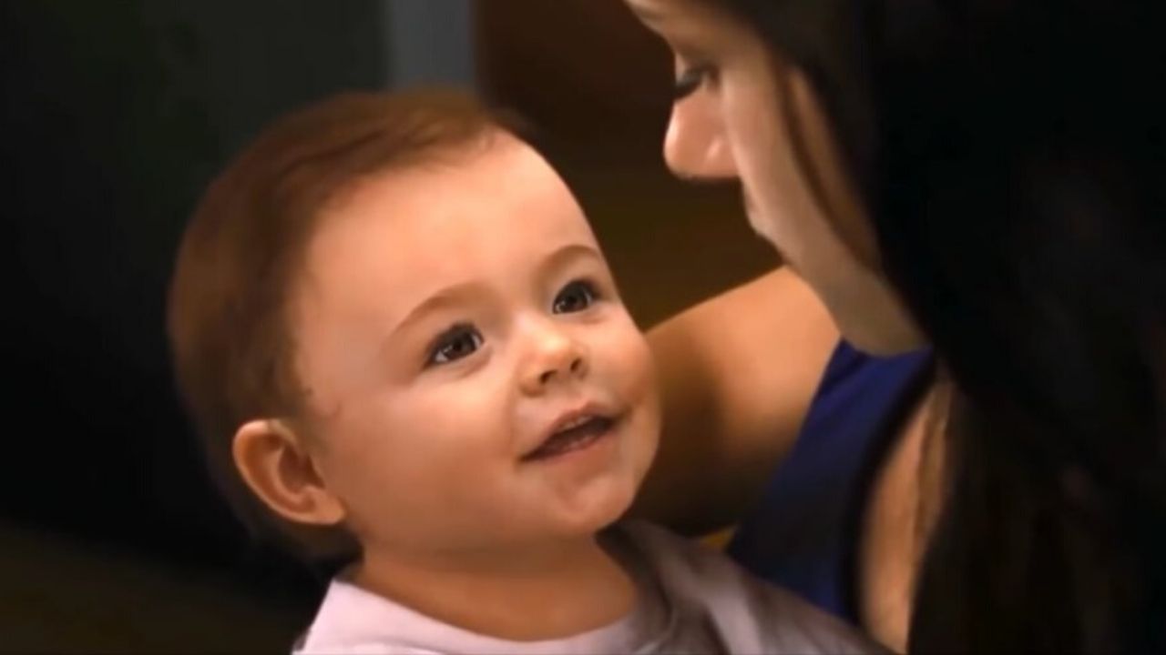 Bebê Renesmee em Amanhecer Parte 2 (Reprodução)
