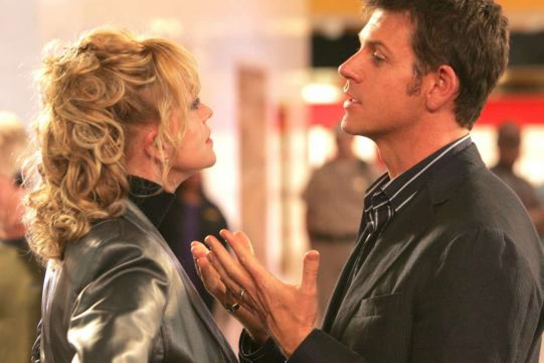 Julie and the Phantoms e mais 9 séries canceladas cedo demais 4 Cena de Viva Laughlin Reproducao 2