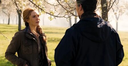 Wanda Maximoff (Elizabeth Olsen) e Stephen Strange (Benedict Cumberbatch) em Doutor Estranho no Multiverso da Loucura (Reprodução)