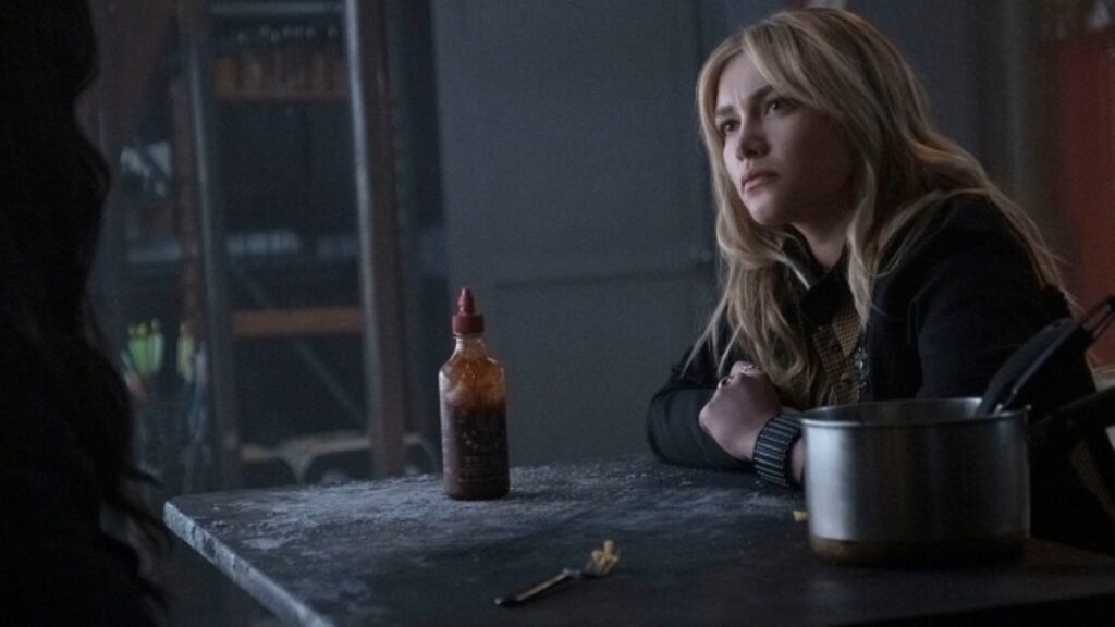 Florence Pugh como Yelena Belova em Gavião Arqueiro (Reprodução / Disney+)