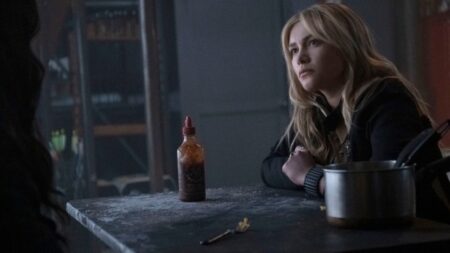 Florence Pugh como Yelena Belova em Gavião Arqueiro (Reprodução / Disney+)