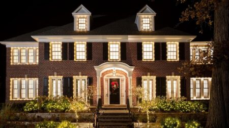 Home Alone house airbnb 1536x864 1