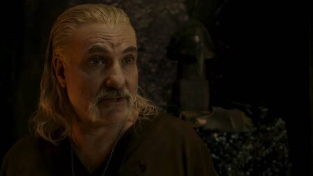 Kim Bodnia como Vesemir em The Witcher Divulgacao