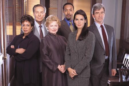 Law & Order: Astro afirma que nova temporada vai “fazer as pessoas jogarem seus sapatos na TV” Elenco de Law & Order