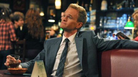 Ator de Matrix pede desculpas por piada com cadáver de Amy Winehouse Neil Patrick Harris como Barney em How I Met Your Mother Reproducao scaled 1