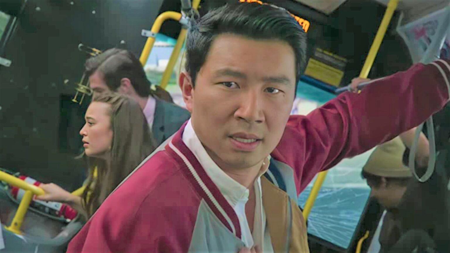 Simu-Liu em Shang-Chi e a Lenda dos Dez Anéis
