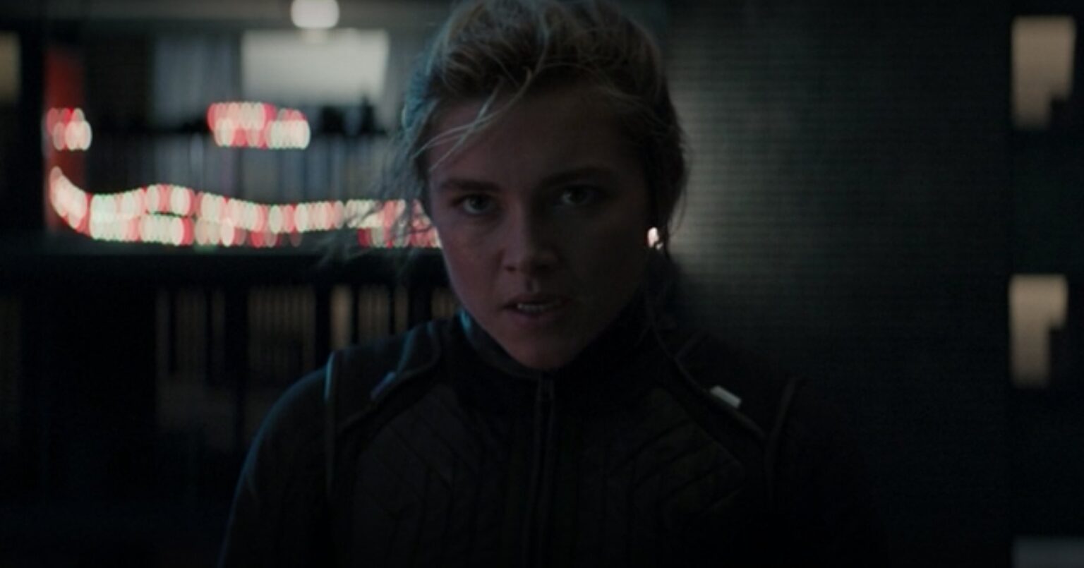 Referências a Sem Volta Para Casa e outros Easter Eggs em Gavião Arqueiro Yelena Belova (Florence Pugh) em Gavião Arqueiro (Reprodução / Disney+)