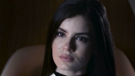 Angel (Camila Queiroz) no fim de Verdades Secretas 2