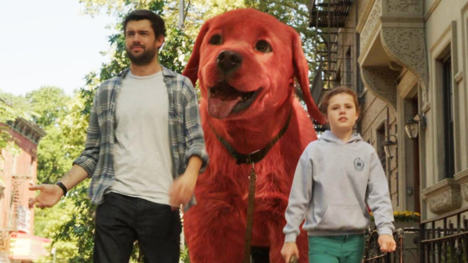 Jack Whitehall em Clifford, o Gigante Cão Vermelho (Divulgação)