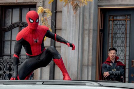 Homem-Aranha 3 | Sony pode não exibir o filme completo para impressa Tom Holland e Benedict Cumberbatch em cena Homem-Aranha: Sem Volta para Casa