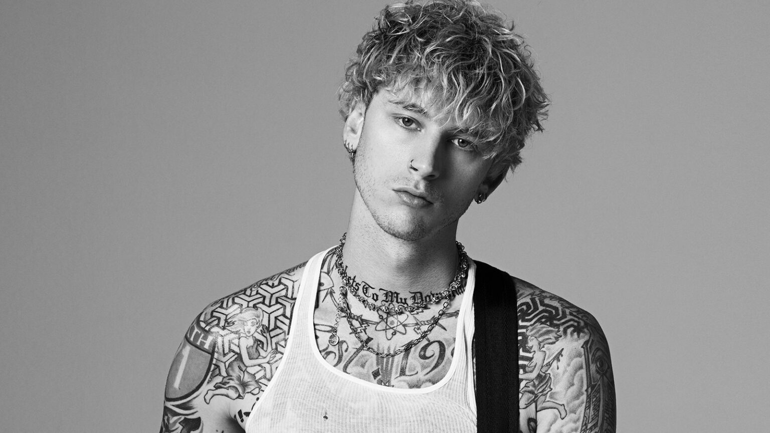 Tudo pelo amor! Cantor atuou em filme para conquistar Megan Fox Machine Gun Kelly