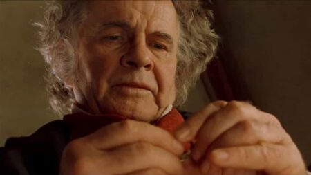 O Senhor dos Anéis | As 5 coisas mais tristes sobre Bilbo Bolseiro Ian Holm como Bilbo Bolseiro