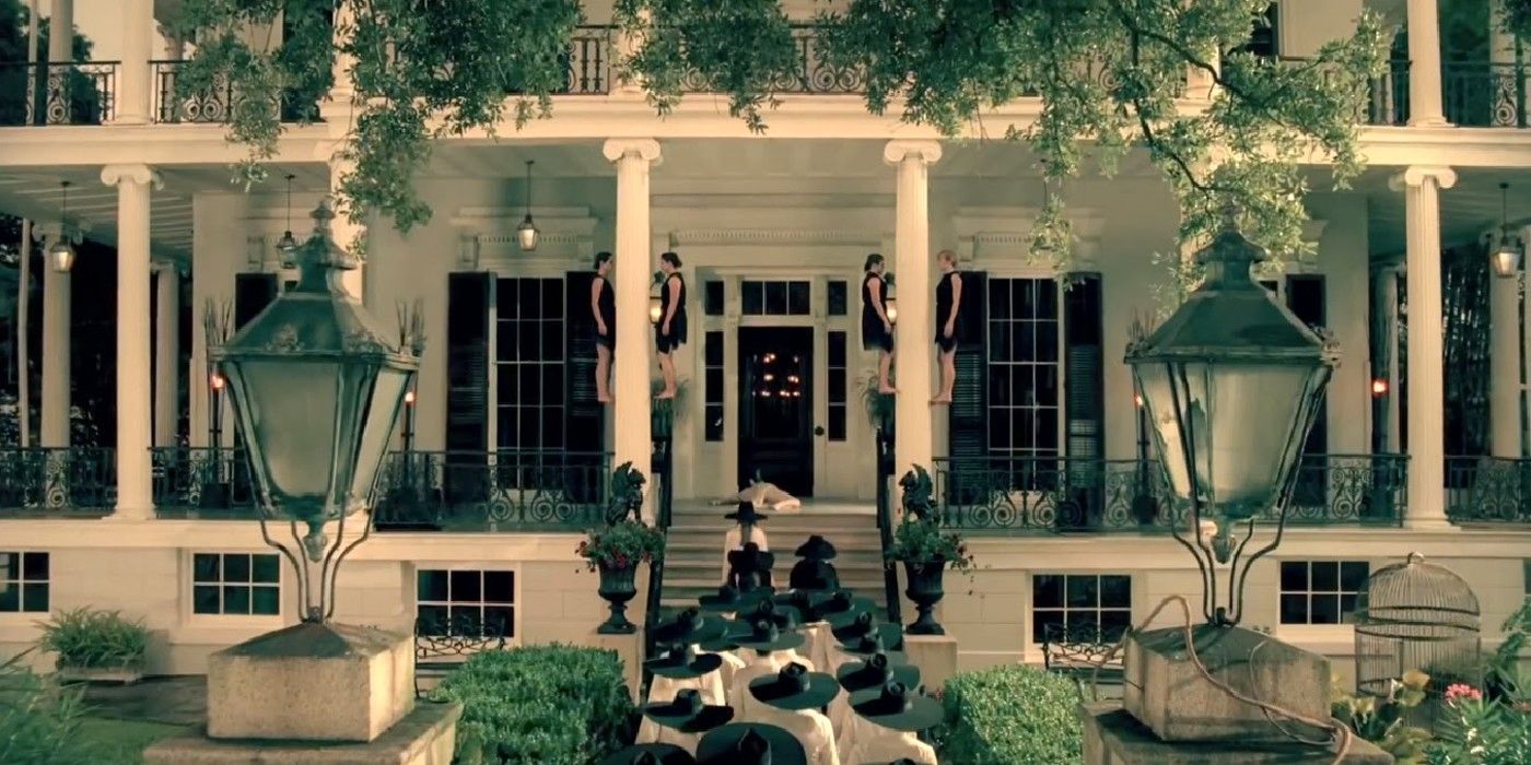 American Horror Story: Qual a origem da Academia de Bruxas de Miss Robichaux? 2 2 48