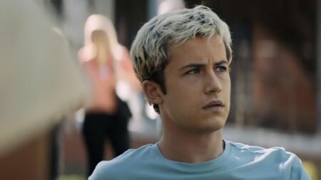 Dylan Minnette como Wes Hicks em Panico Divulgacao