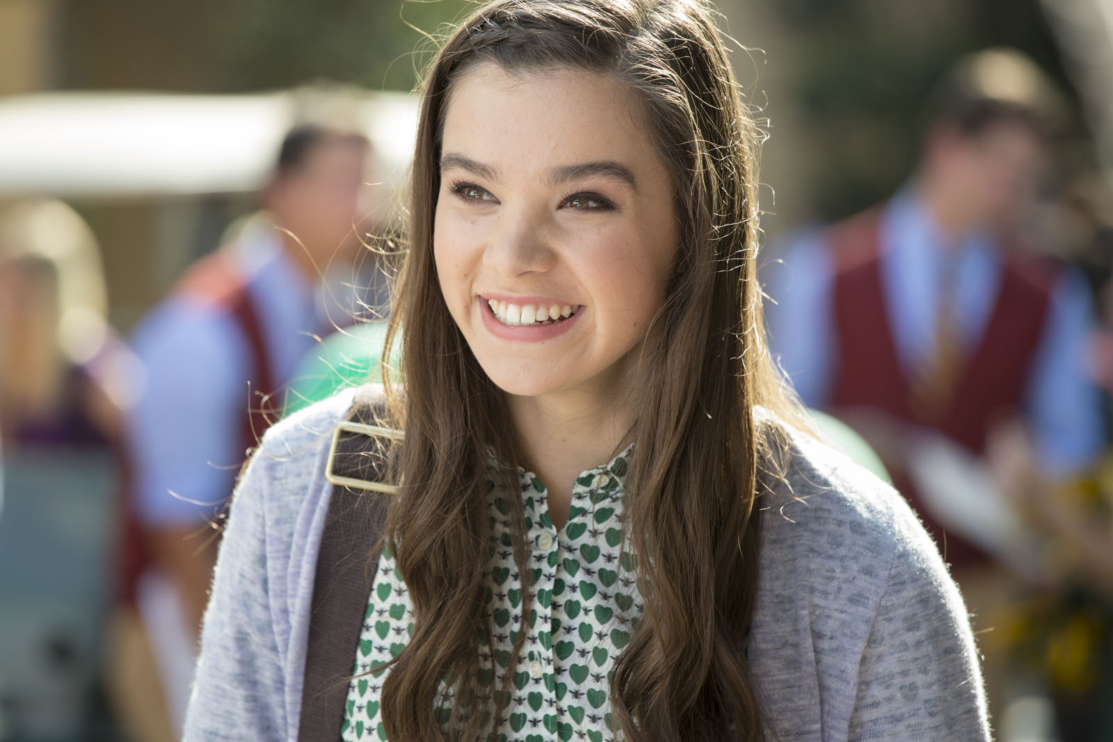5 produções com Hailee Steinfeld além de Gavião Arqueiro 2 Hailee Steinfeld em A Escolha Perfeita 2 (Reprodução)