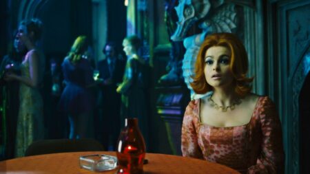 Helena Bonham Carter em Sombras da Noite Reproducao 2