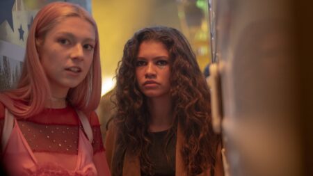 Zendaya é sincera sobre a terceira temporada de Euphoria Jules e Rue (Zendaya) em Euphoria (Reprodução)