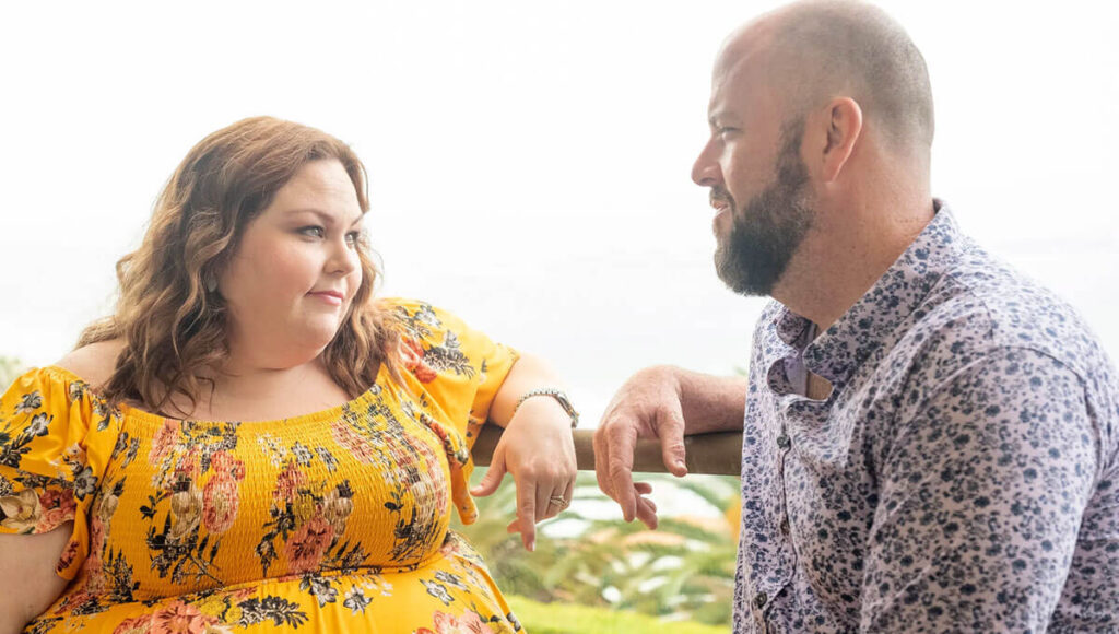 Kate e Toby em cena de This Is Us Divulgacao