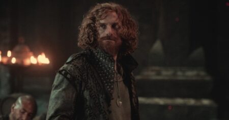 Paul Bullion como Lambert