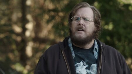 Steve Agee como John Economos em Pacificador Divulgacao scaled 1