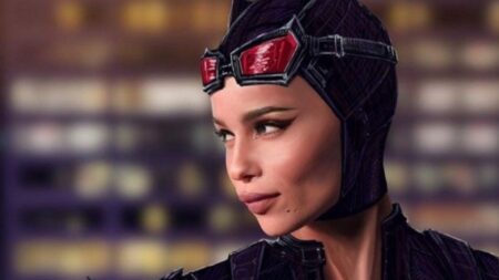 Zoë Kravitz treinou pesado para usar traje de Mulher-Gato em The Batman Zoe Kravitz como Mulher Gato em Batman Reproducao