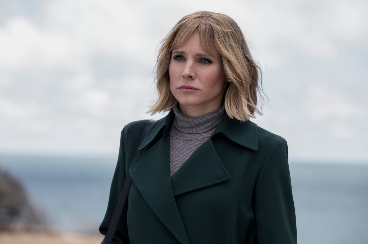 Para atuar em nova série, Kristen Bell passa por ‘tortura’ Kristen Bell em The Woman in the House Across the Street from the Girl in the Window