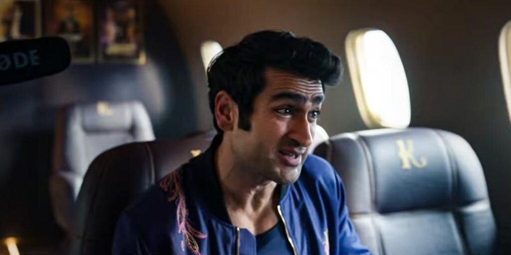 Eternos não merece hate dos fãs da Marvel, dispara ator Kumail Nanjiani como Kingo em Eternos (Reprodução / Marvel)