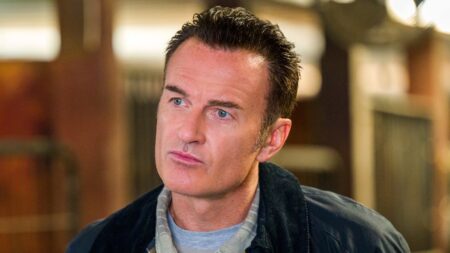Jess (Julian McMahon) em FBI: Most Wanted
