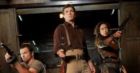 Joss Whedon é acusado de humilhar roteirista de Firefly Cena de Firefly (Reprodução)
