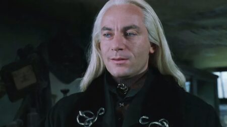 Jason Isaacs apoia Paapa Essiedu como Severus Snape em Harry Potter Jason Isaacs como Lucius Malfoy em Harry Potter (Reprodução)