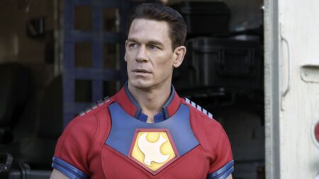 John Cena responde se prefere atuação ou luta livre John Cena como Christopher Smith em cena de Pacificador (Reprodução / HBO Max)