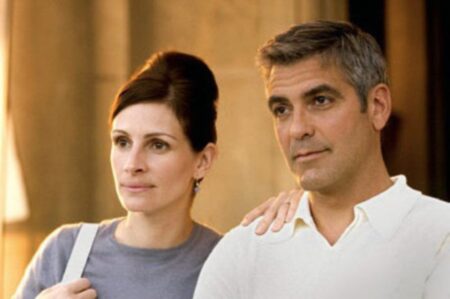 Surto de COVID paralisa produção de filme com George Clooney e Julia Roberts Julia Roberts e George Clooney (Reprodução)