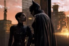 Mulher-Gato (Zoë Kravitz) e Batman (Robert Pattinson) em Batman (Divulgação / DC)
