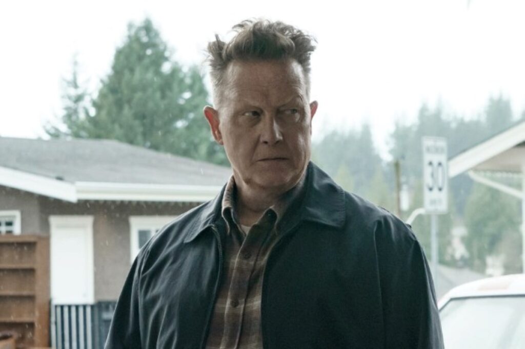 Pacificador | James Gunn revela dificuldade com papel de Robert Patrick Robert Patick como Auggie Smith em Pacificador (Reprodução / HBO Max)